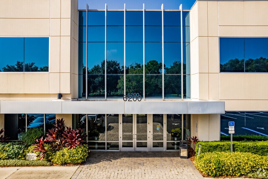 More Photos Of 6200 Metrowest Blvd, Orlando Office For Sale