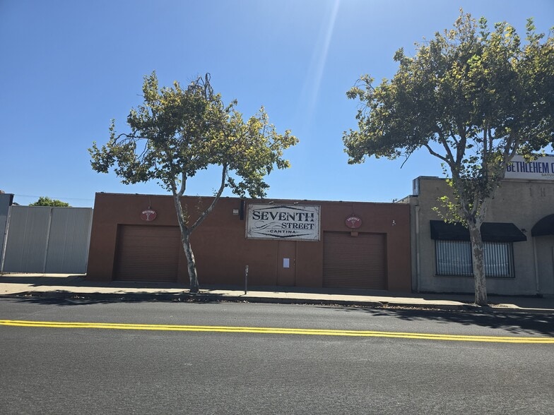 More Photos Of 413 7th St, Modesto Storefront For Sale