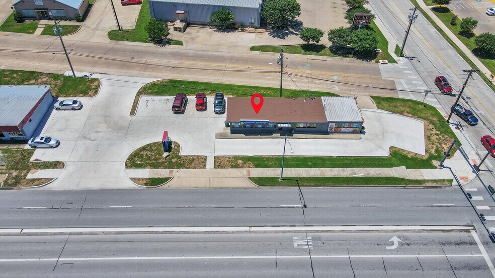 More Photos Of 1400-1402 S Texas Ave, Bryan General Retail For Sale