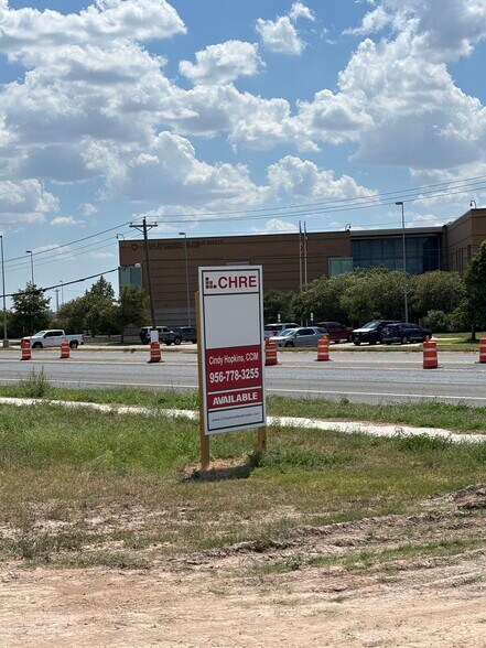 More Photos Of 2820 N International Blvd, Weslaco General Retail For Lease