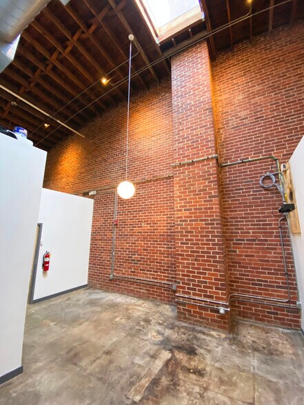 More Photos Of 675 Pulaski St, Athens Loft Creative Space For Lease