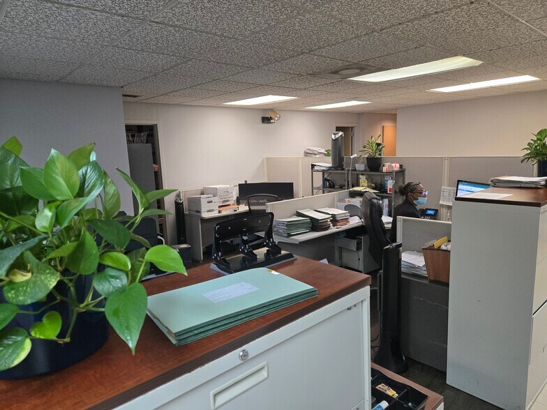 More Photos Of 909 NE 163rd St, North Miami Beach Medical For Sale