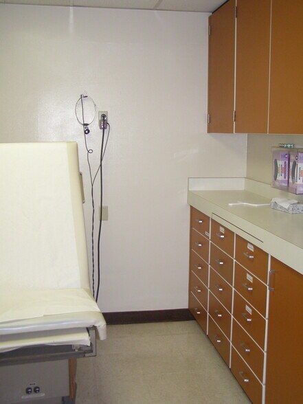 More Photos Of 3927 Waring Rd, Oceanside Medical For Lease