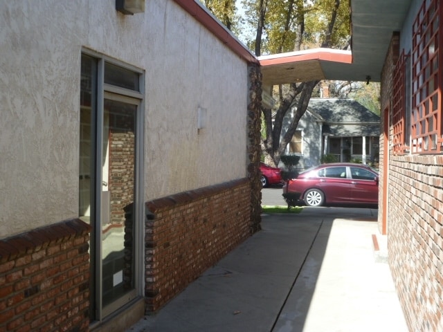 More Photos Of 313 W F St, Ontario Medical For Lease