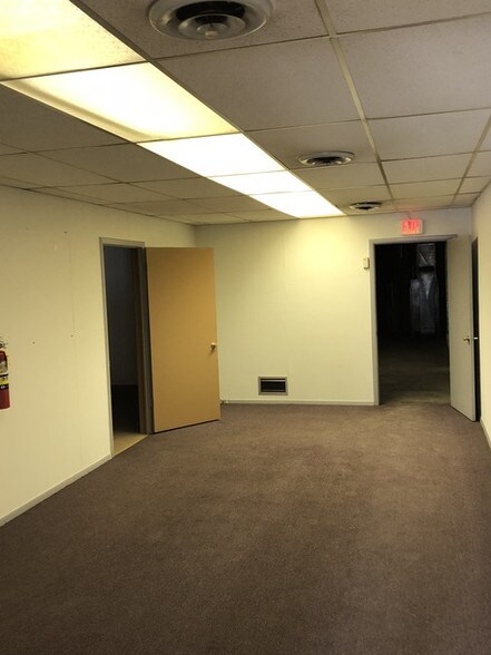 More Photos Of 1250-1254 W 127th St, Calumet Park Storefront Retail Office For Sale