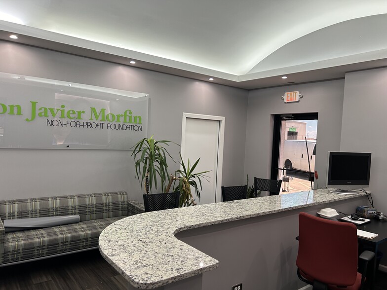 More Photos Of 80 W Lake St, Northlake Light Distribution For Sale