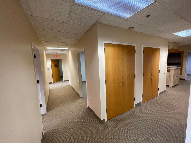 More Photos Of 299 Carew St, Springfield Medical For Sale