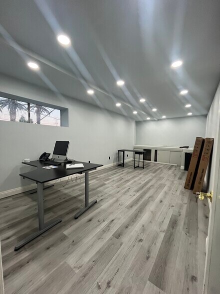 More Photos Of 5564 Sepulveda Blvd, Culver City Storefront For Lease