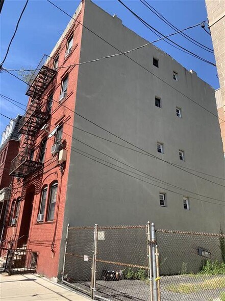 More Photos Of 114 43rd St, Union City Apartments For Sale