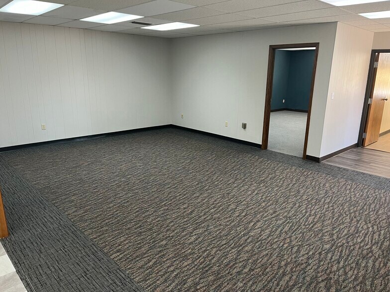 More Photos Of 1607 C Ave, Sioux Falls Medical For Lease