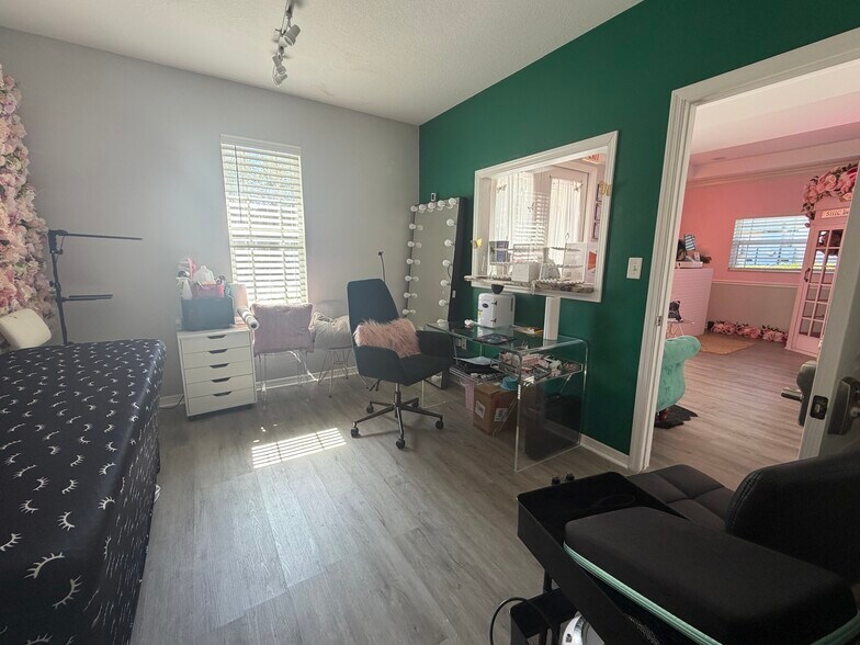 More Photos Of 5807 Argerian Dr, Wesley Chapel Office For Lease