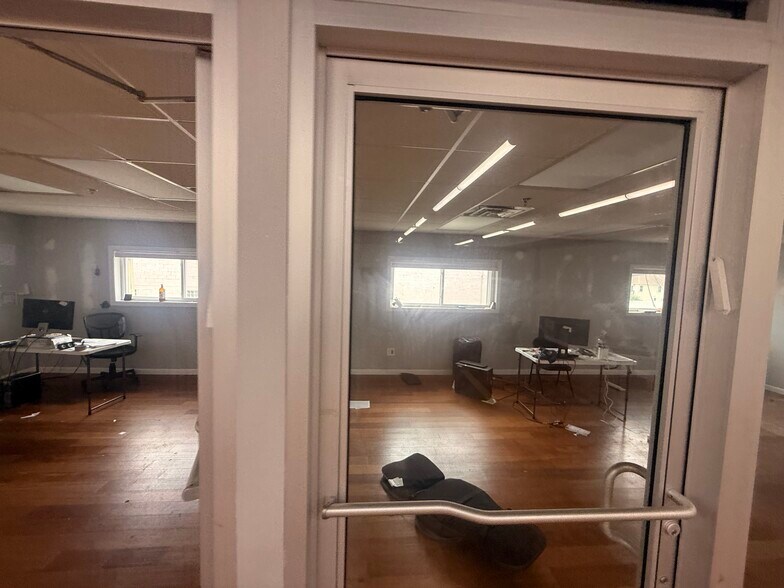 More Photos Of 230 Marion Ave, Linden Research And Development For Sale