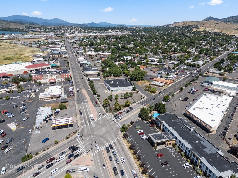 More Photos Of 2521 S 6th St, Klamath Falls General Retail For Sale