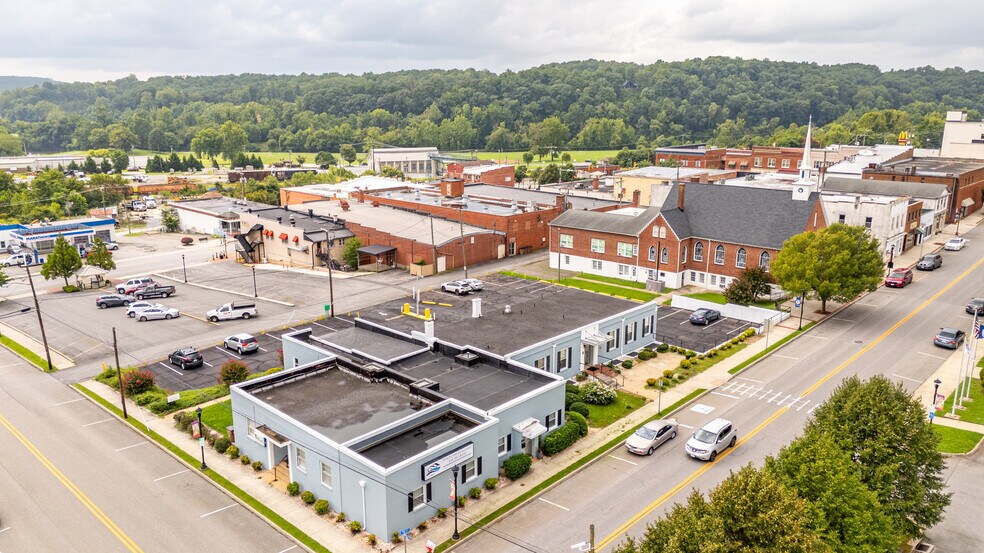 More Photos Of 525 7th St, Altavista Office For Sale