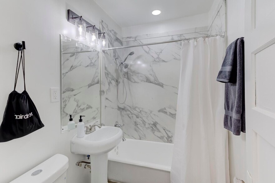 More Photos Of 963 New York St, Memphis Multifamily For Sale