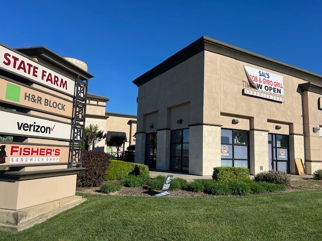 More Photos Of 7451 Foothills Blvd, Roseville General Retail For Lease