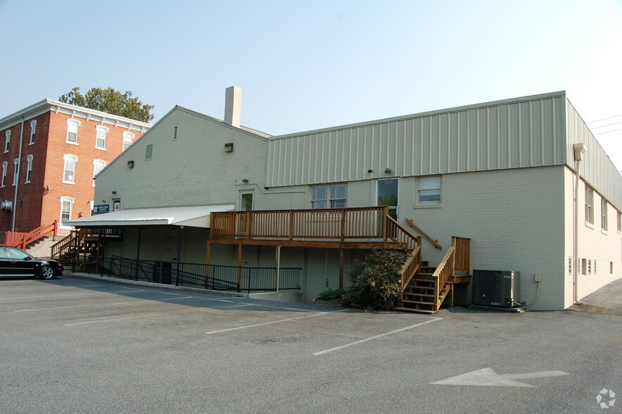More Photos Of 329 Main St, Landisville Office For Lease