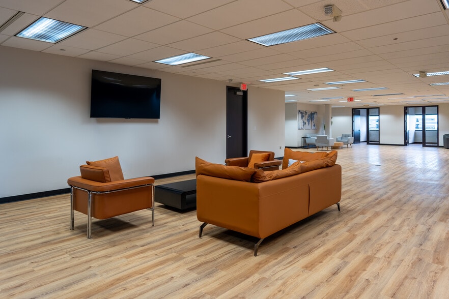 More Photos Of 901 Tower Dr, Troy Coworking Space