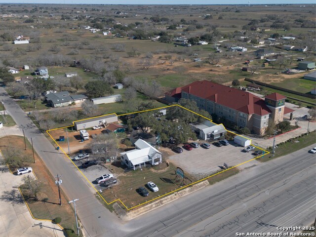 Primary Photo Of 1820 10th St, Floresville Freestanding For Sale