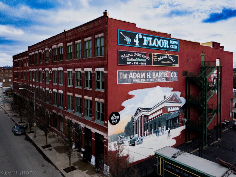 More Photos Of 923 N E St, Richmond Storefront For Sale