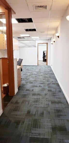 More Photos Of 2409-2411 41st Ave, Long Island City Office For Lease