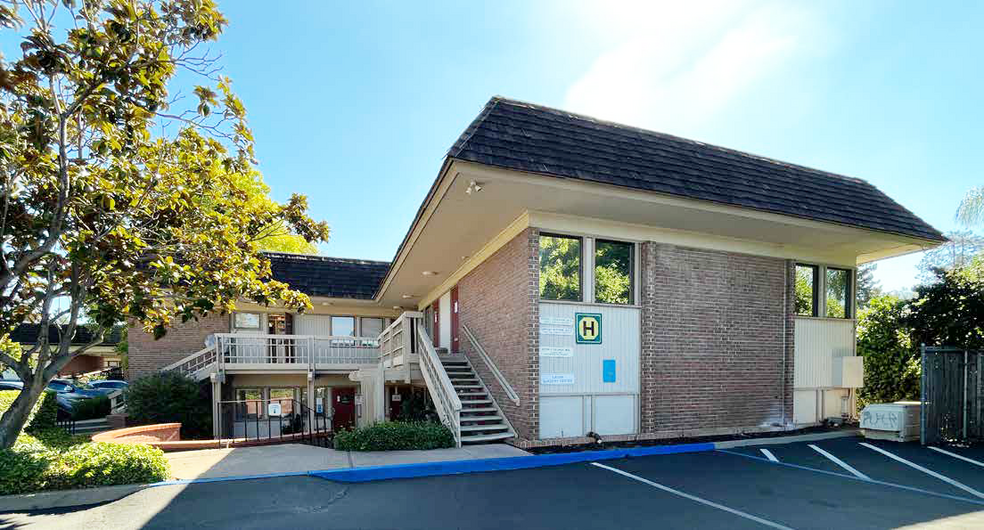 Primary Photo Of 2021 Ygnacio Valley Rd, Walnut Creek Medical For Lease