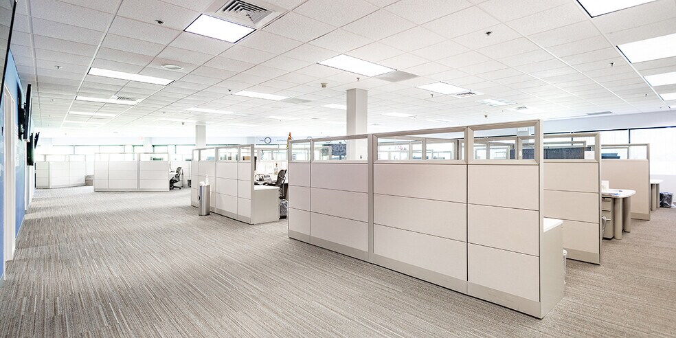 More Photos Of 500 Donald J Lynch Blvd, Marlborough Light Manufacturing For Lease