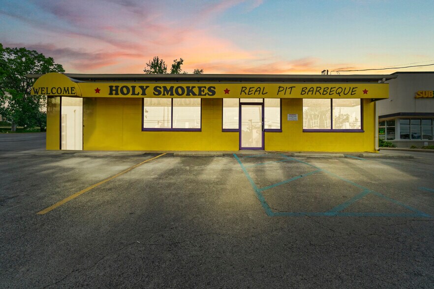 Primary Photo Of 7508 Preston Hwy, Louisville Fast Food For Sale