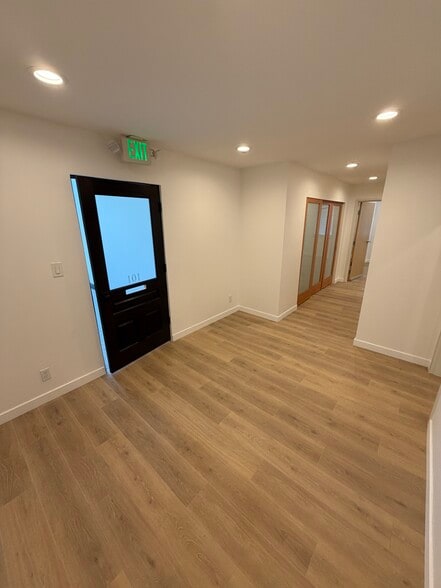 More Photos Of 444 N Larchmont Blvd, Los Angeles Office For Lease
