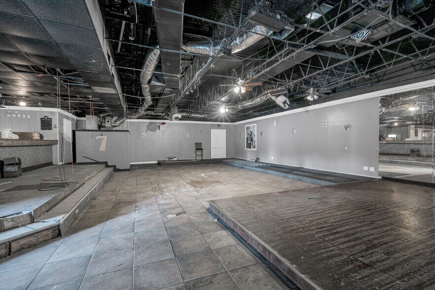 More Photos Of 7118-7140 Downman Rd, New Orleans Storefront Retail Residential For Sale