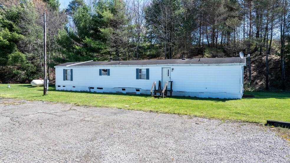 More Photos Of 2862 Route 38, Emlenton Bar For Sale