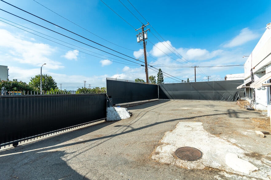 More Photos Of 515 E Rosecrans Ave, Gardena Warehouse For Sale