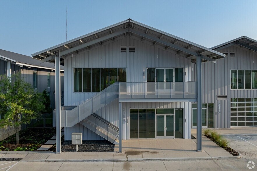 More Photos Of 100 Jensen Dr, Houston Unknown For Lease