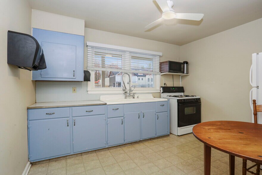 More Photos Of 1103 Route 82, East Fishkill Freestanding For Sale