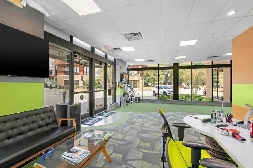 More Photos Of 12951 University Ave, Clive Medical For Lease