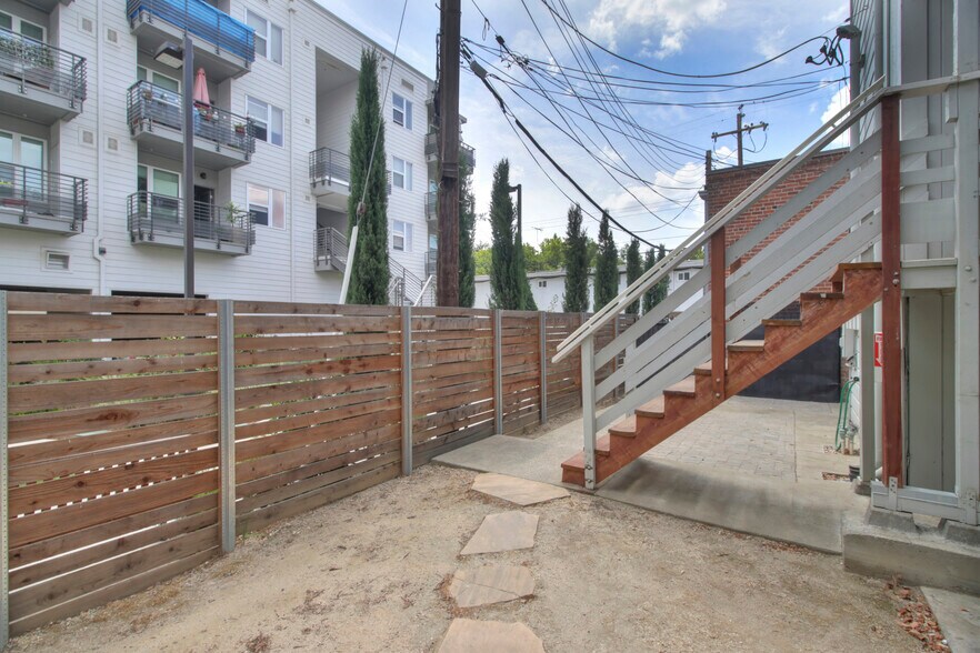 More Photos Of 609-611 16th St, Sacramento Apartments For Sale