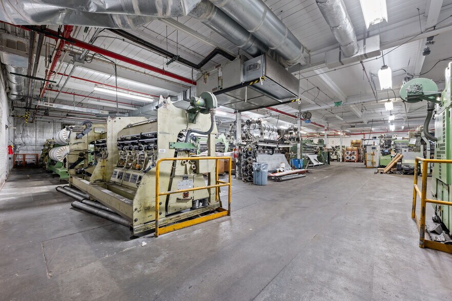 More Photos Of 312 W Luther Ave, Liberty Manufacturing For Sale