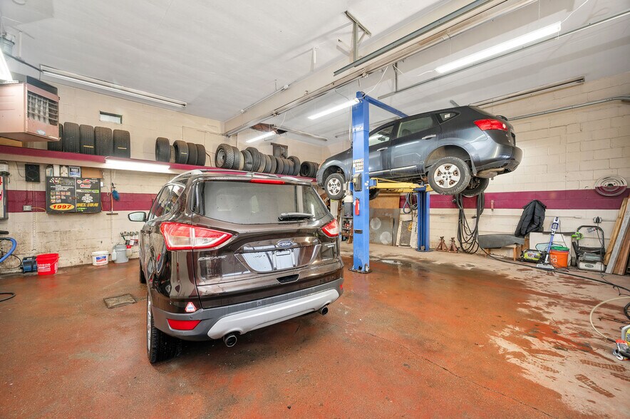 More Photos Of 186 Perry Hwy, Pittsburgh Auto Dealership For Sale