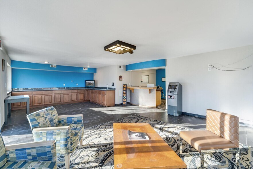 More Photos Of 590 W Main St, Vernal Hotel For Sale