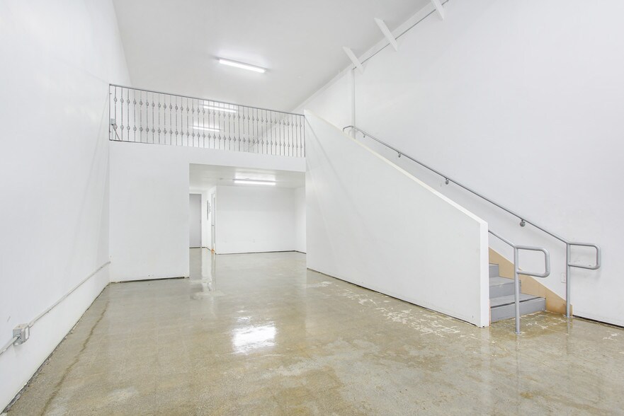 More Photos Of 12612 Philadelphia St, Whittier Storefront Retail Office For Lease