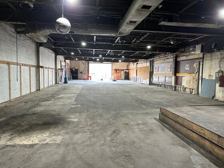 More Photos Of 2520 Park Ave, Bronx Industrial For Sale