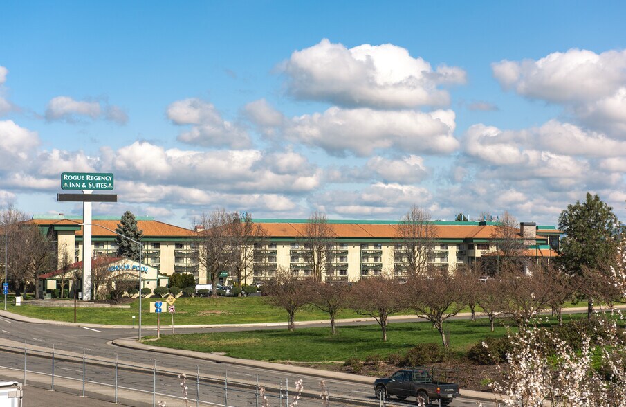 More Photos Of 2300 Biddle Rd, Medford Hotel For Sale