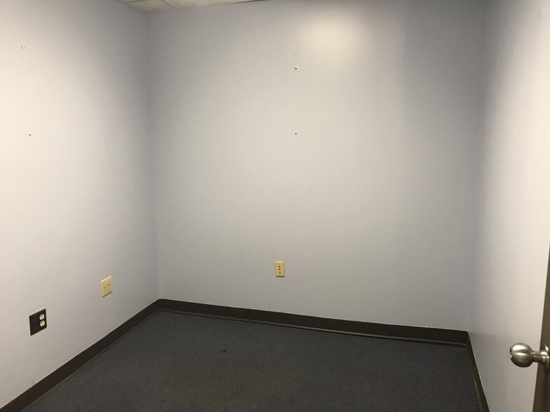More Photos Of 131 N Hedges St, Dayton Warehouse For Sale