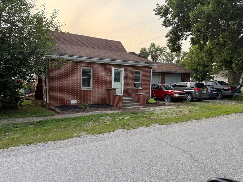 More Photos Of 1737 W US Highway 421, Delphi Auto Repair For Sale