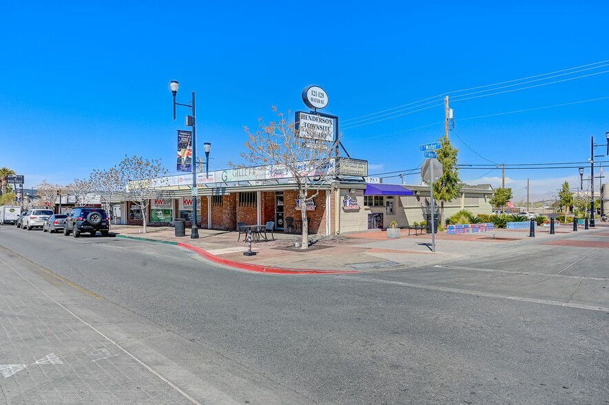 More Photos Of 119 S Water St, Henderson Storefront Retail Office For Lease