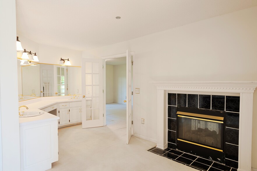 More Photos Of 10674 Wall Triana Hwy, Toney Hospitality For Sale