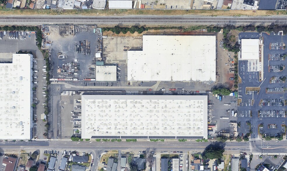More Photos Of 22302 Hathaway Ave, Hayward Warehouse For Lease