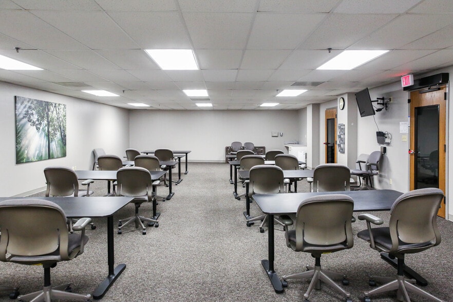 More Photos Of 626 Minnesota Ave, Kansas City Office For Lease
