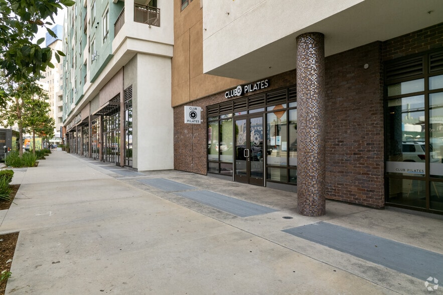 More Photos Of 5200 Wilshire Blvd, Los Angeles Apartments For Lease