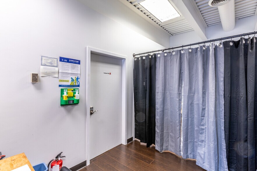 More Photos Of 1410 Incarnation Dr, Charlottesville Medical For Sale